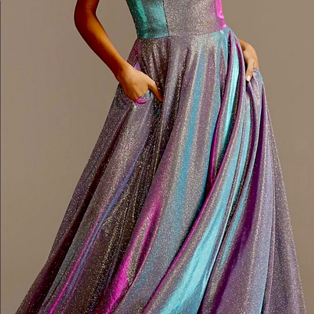 Prom dress has pockets